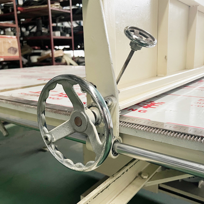 Резец пены CNC вертикальный ручной для тюфяка 1.74kW губки
