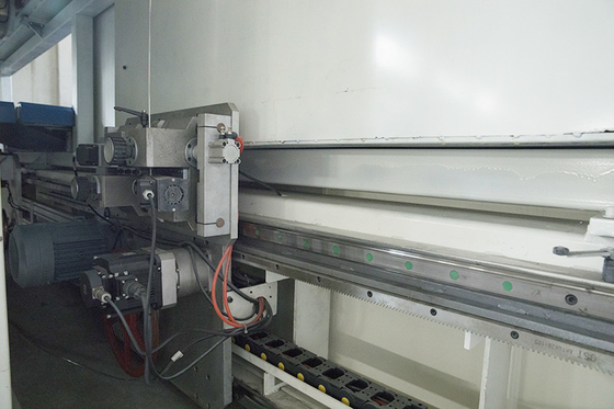 Автомат для резки губки CNC вращаясь лезвия чистосердечный для гибкой губки