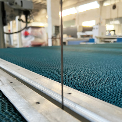 Губка пены PU автомата для резки контура CNC двойного лезвия осциллируя