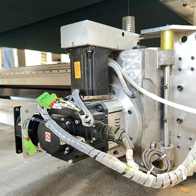 Автомат для резки CNC губки пены PU автоматического двойного резца лезвия горизонтальный