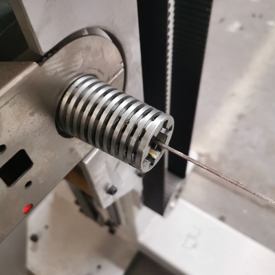 Высокоточная CNC горизонтальная губка режущая машина с колеблющимся лезвием для полиуретановой пены